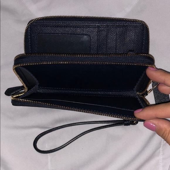 Coach wristlet - Picture 5 of 5